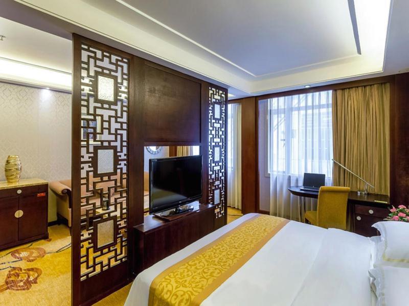 Vienna Hotel Lufeng Peopole Road Ngoại thất bức ảnh